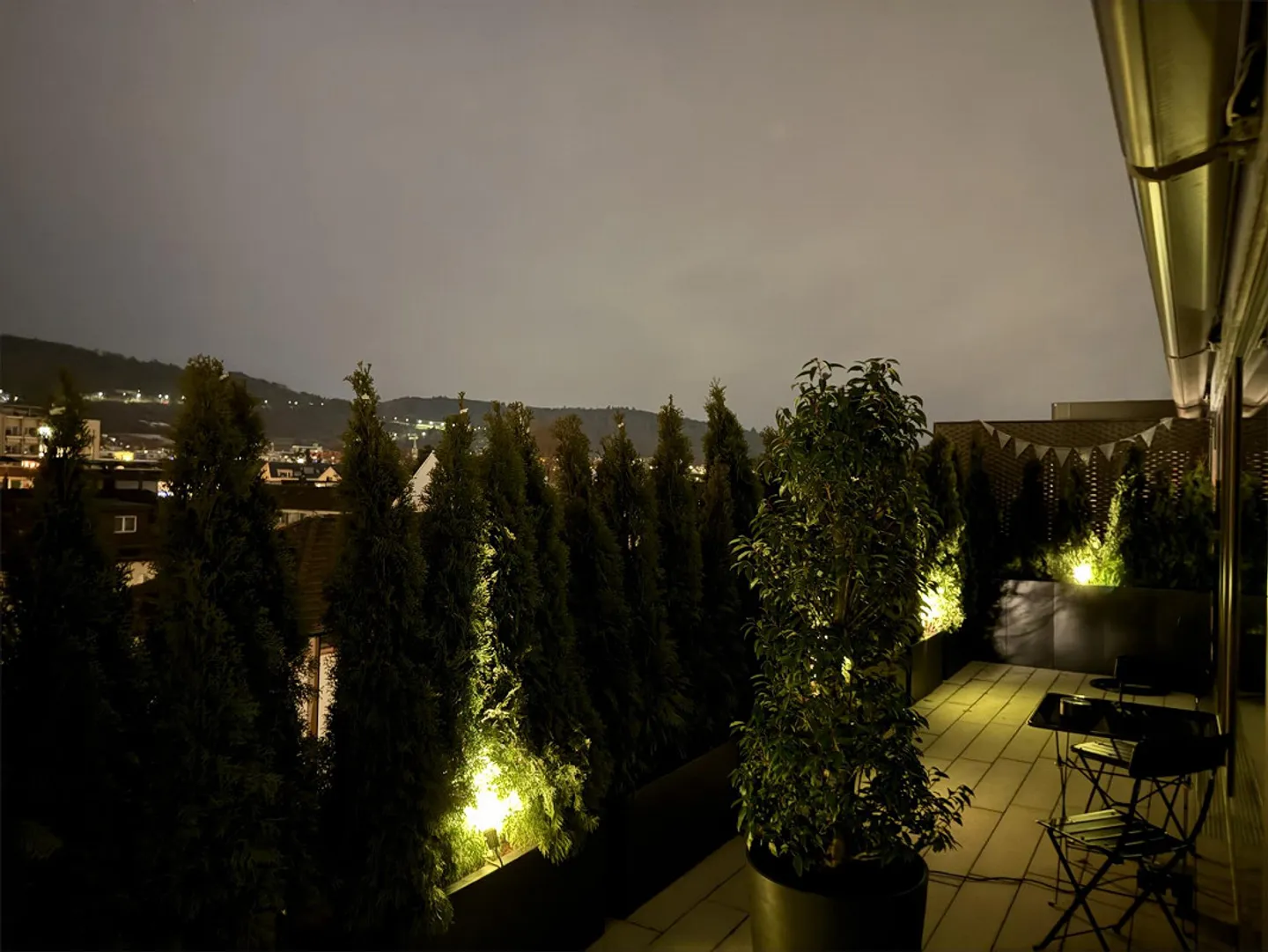 Stylische Attikawohnung mit Terrasse - Foto 3 von 17