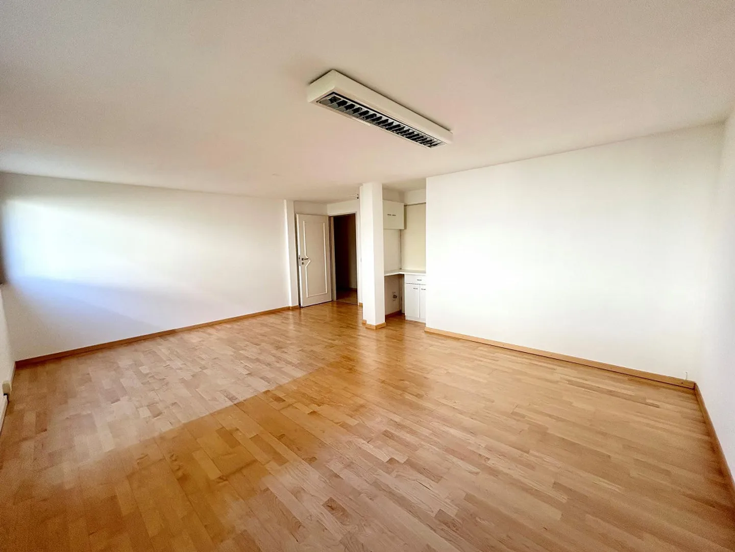 Salle de loisirs / Bureau / Cabinet / Atelier / Stockage 28m2 - Photo 9 sur 11