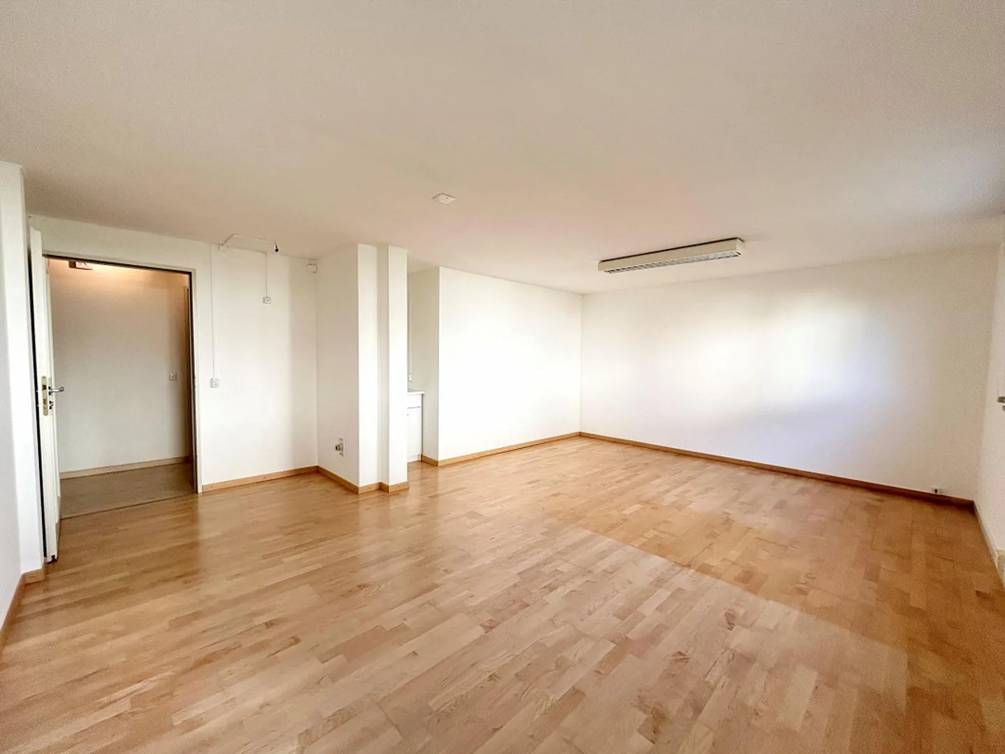 Salle de loisirs / Bureau / Cabinet / Atelier / Stockage 28m2 - Photo 10 sur 11