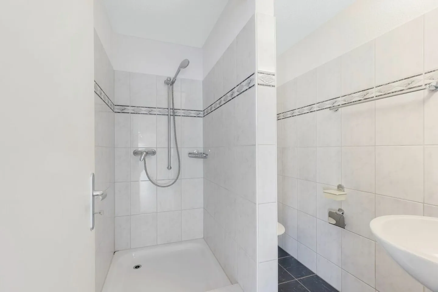 Appartement moderne avec balcons - Photo 9 sur 13