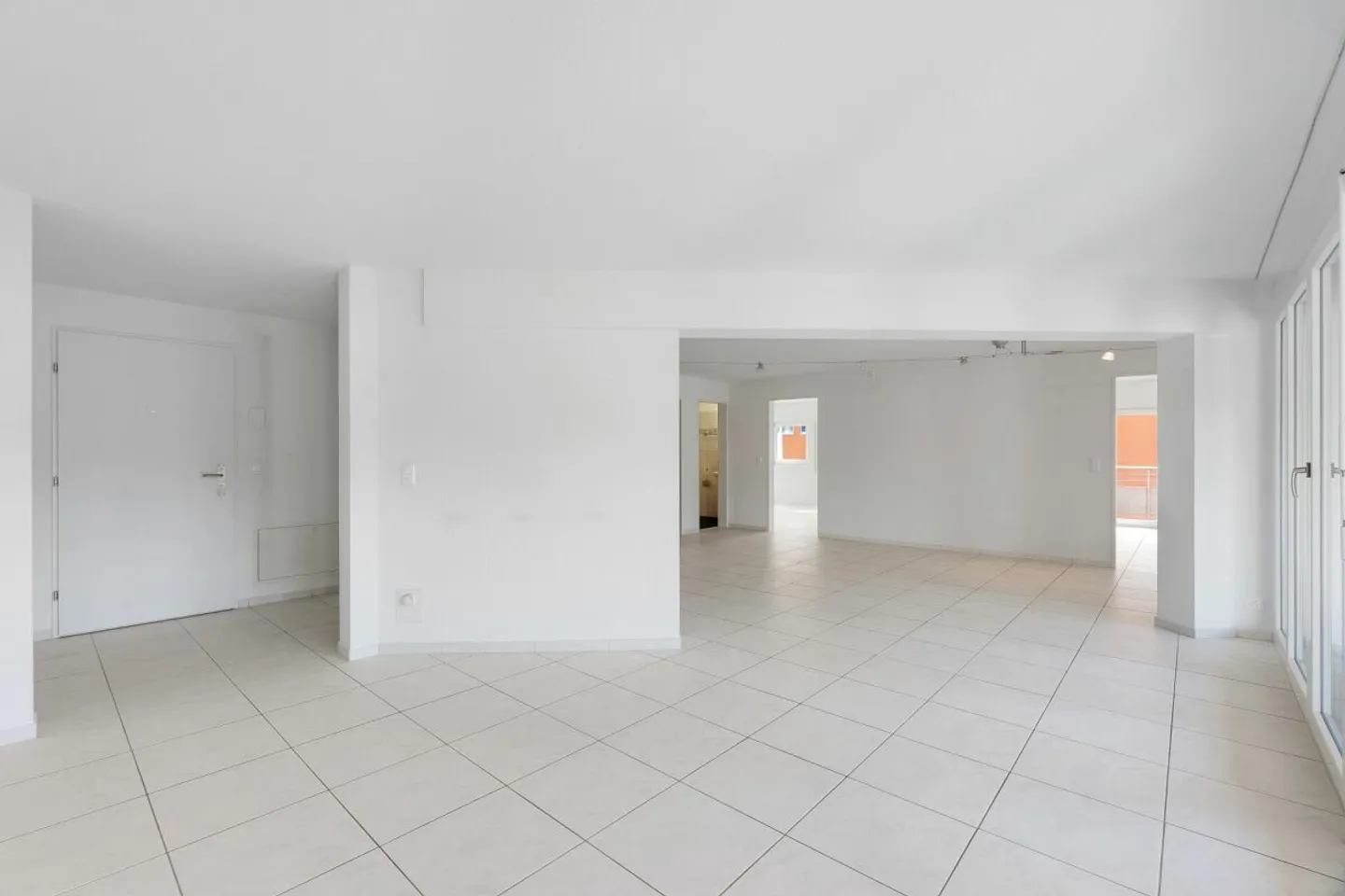 Appartement moderne avec balcons - Photo 4 sur 13