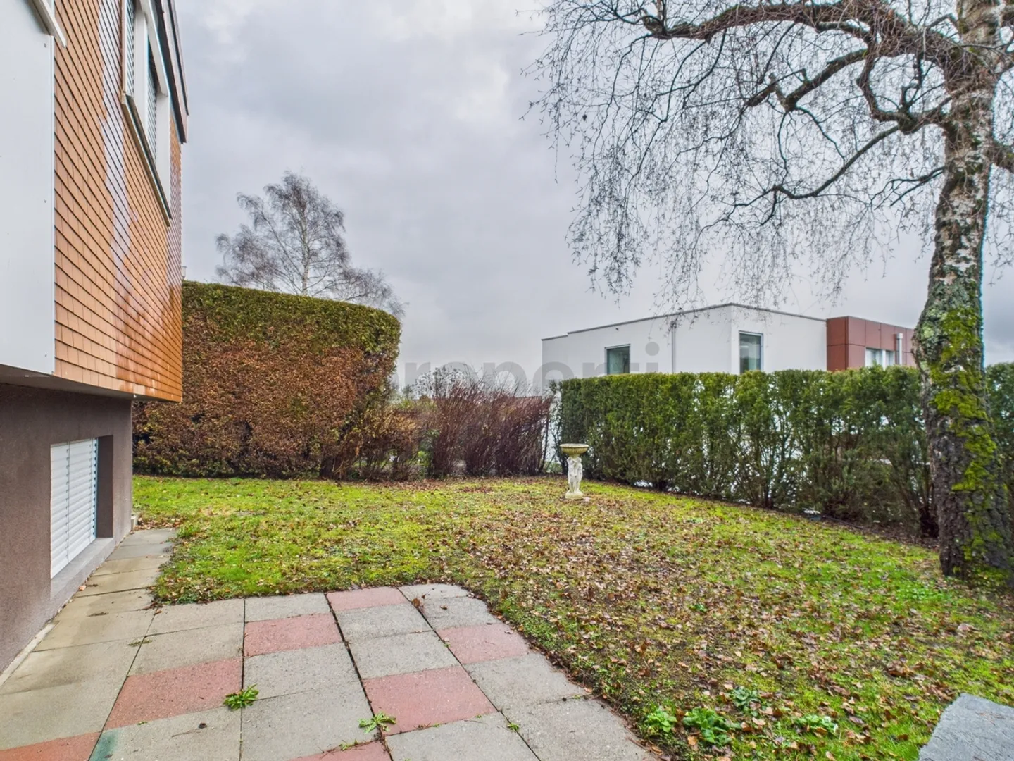 Moderna casa a schiera ristrutturata con giardino a La Neuveville - Foto 12 di 13