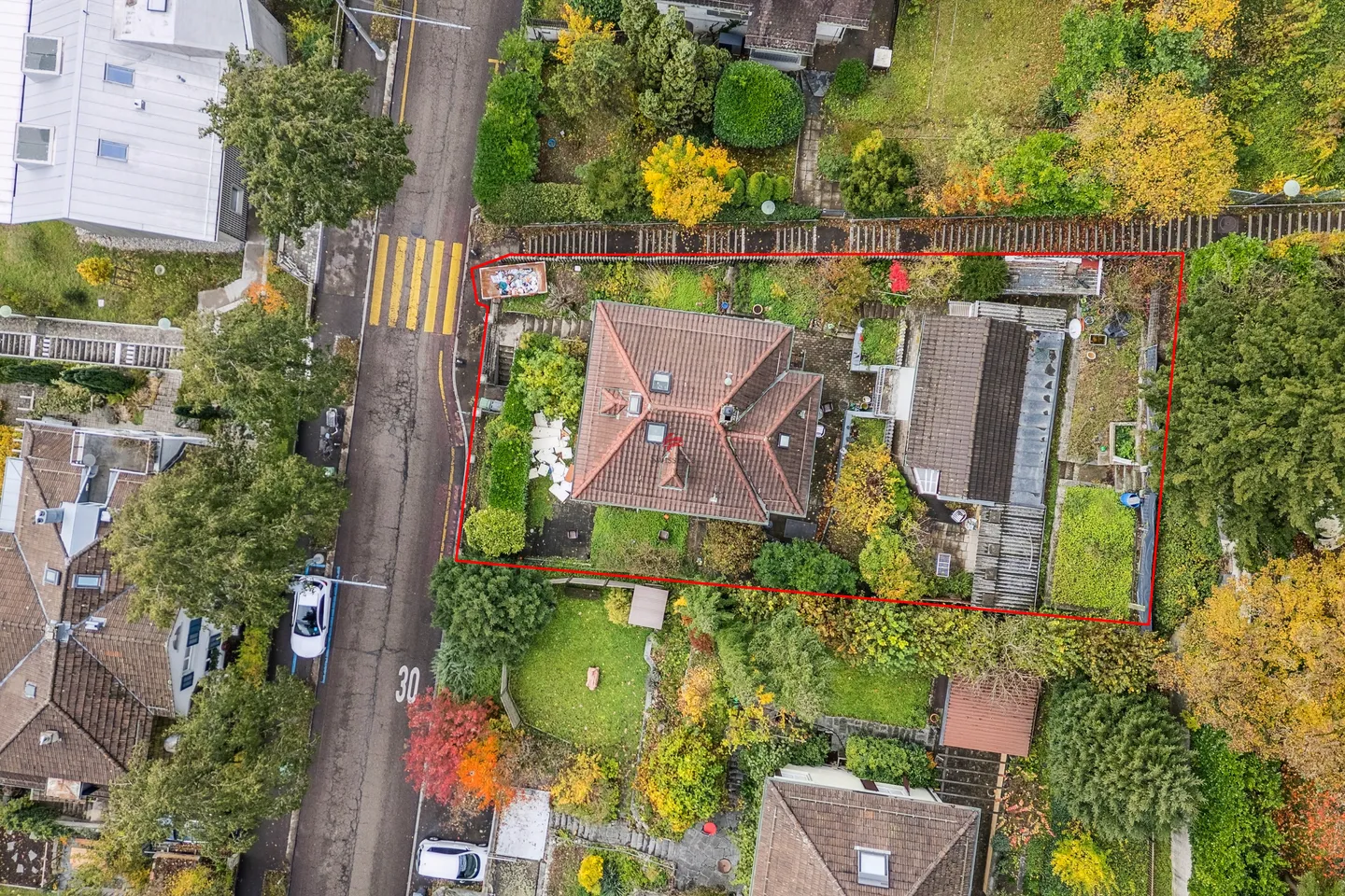 Propriété avec maison multifamiliale dans un emplacement privilégié - Photo 2 sur 9