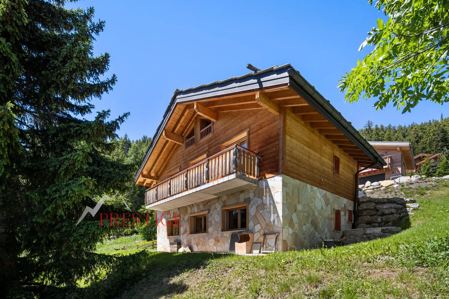 Beautiful 4-bedroom chalet for weekly rental. - Photo 1 of 16
