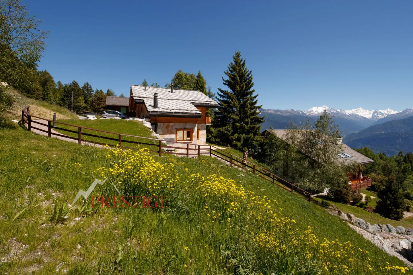 Beautiful 4-bedroom chalet for weekly rental. - Photo 2 of 16