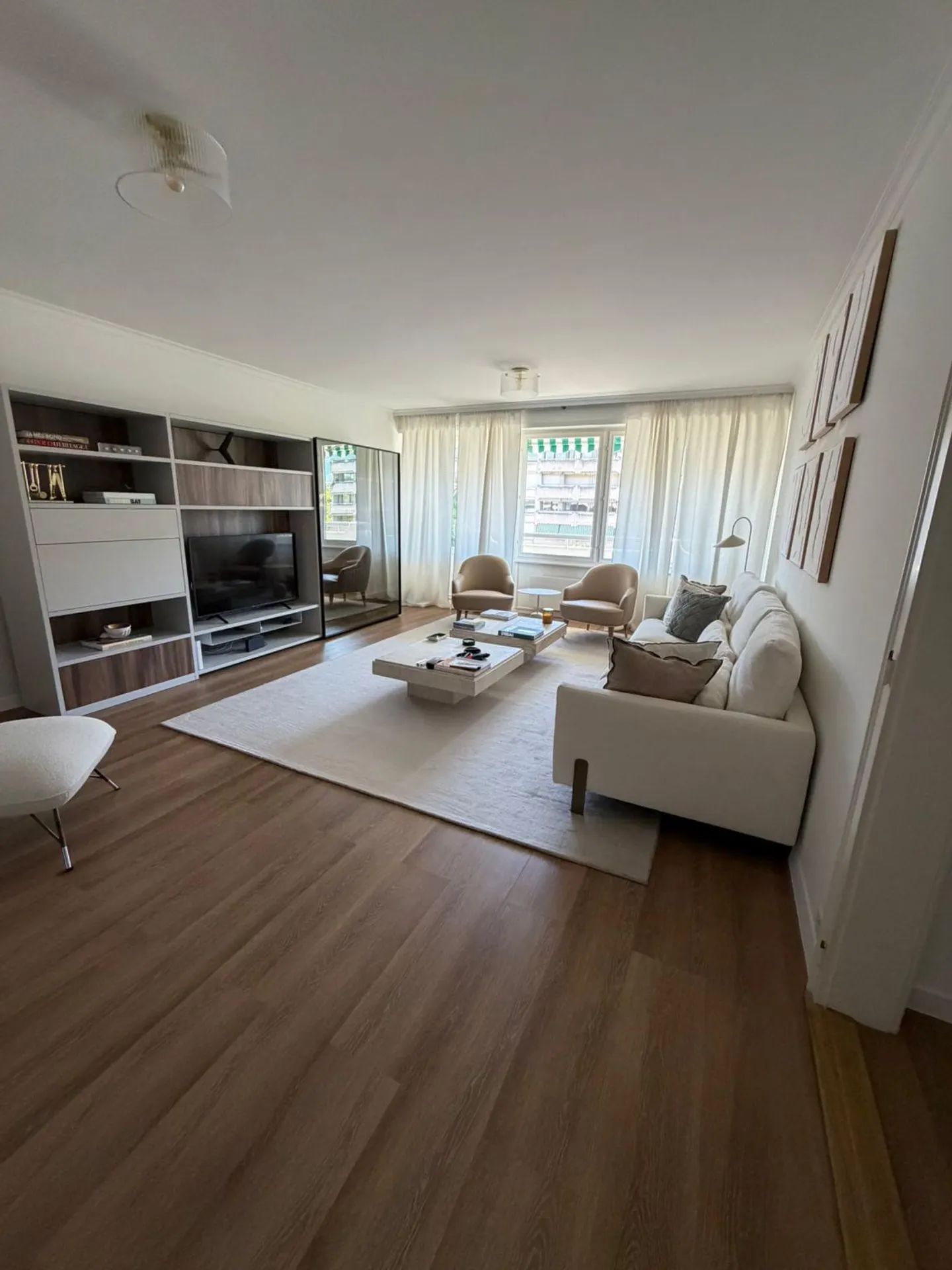 Geräumige Wohnung mit Terrasse - Foto 1 von 6