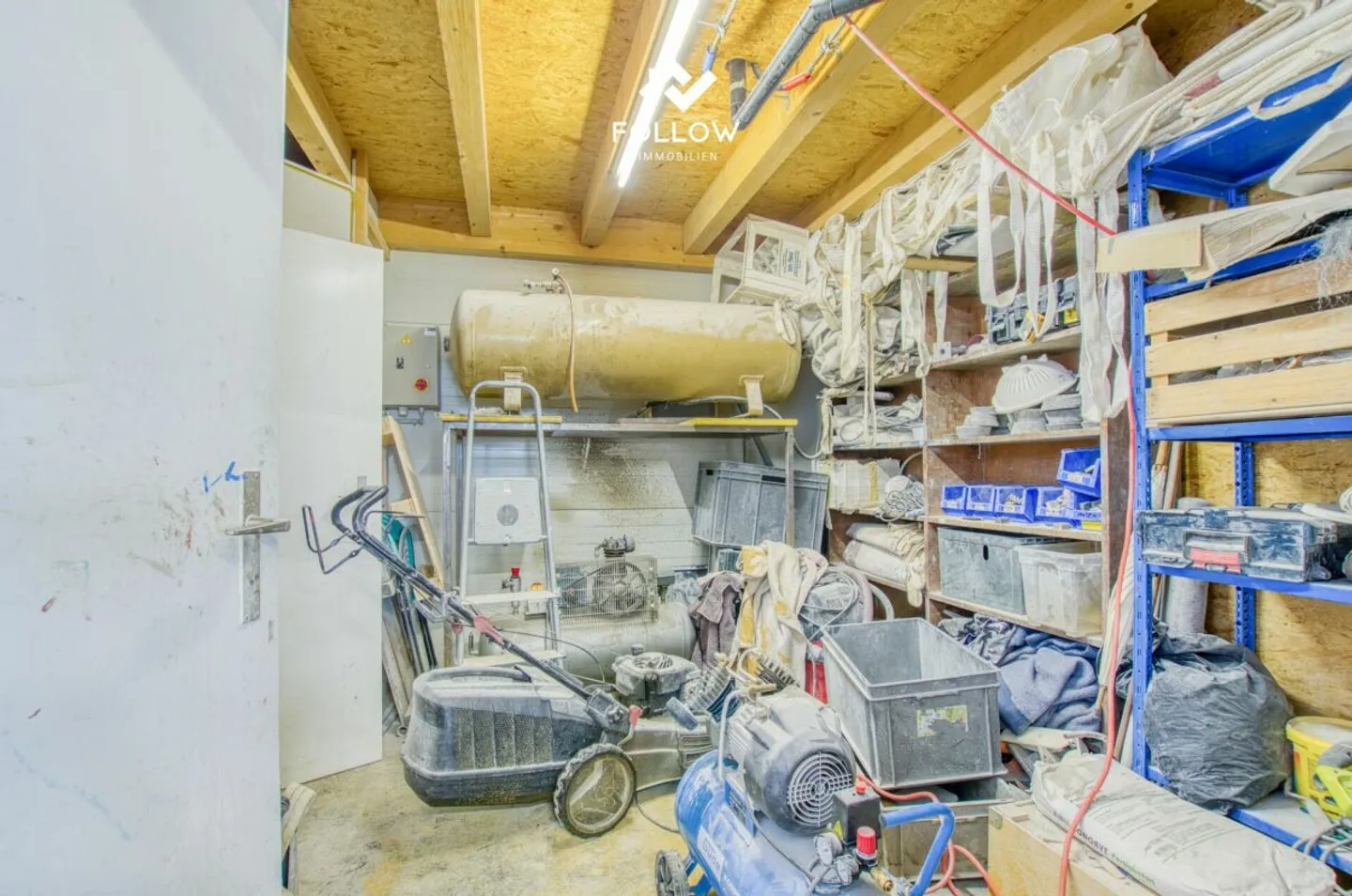 Your new company location: Compact and bright commercial hall with office - Photo 14 of 15
