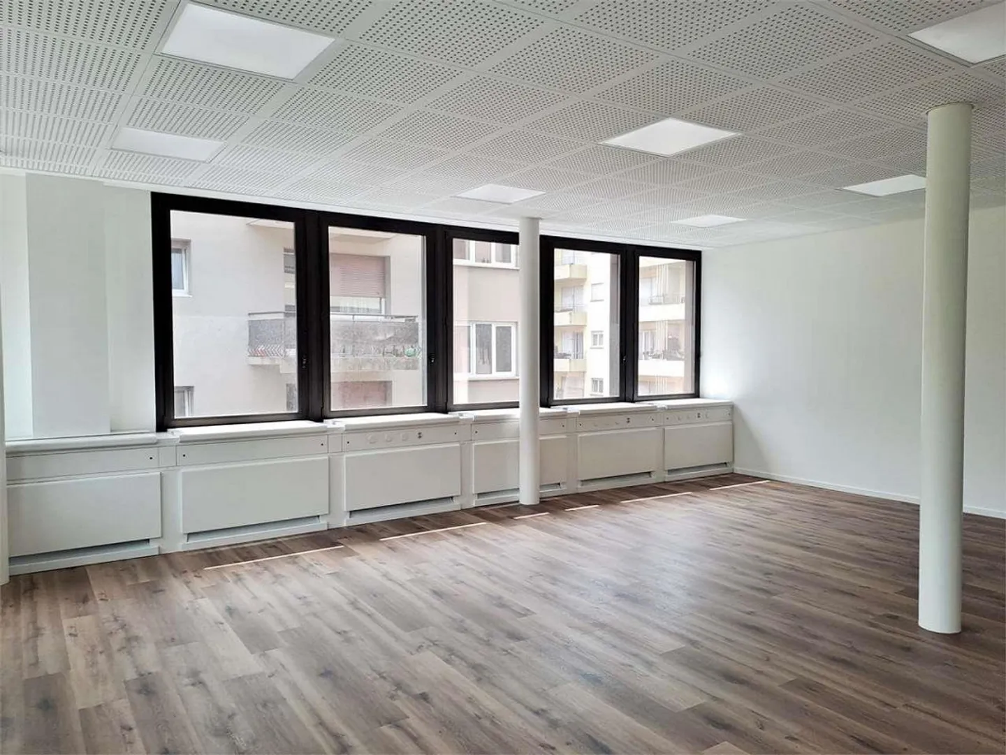 Spazio commerciale di alto profilo - Foto 3 di 6