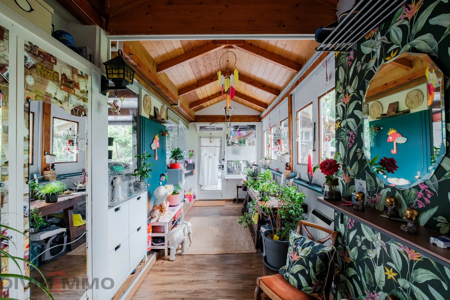 Casa d'angolo a schiera di 6,5 vani, garage, 4 posti auto - Foto 2 di 19