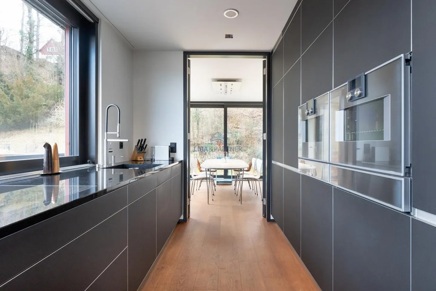 Appartement penthouse exclusif sur Bruderholz avec vue panoramique - Photo 4 sur 13