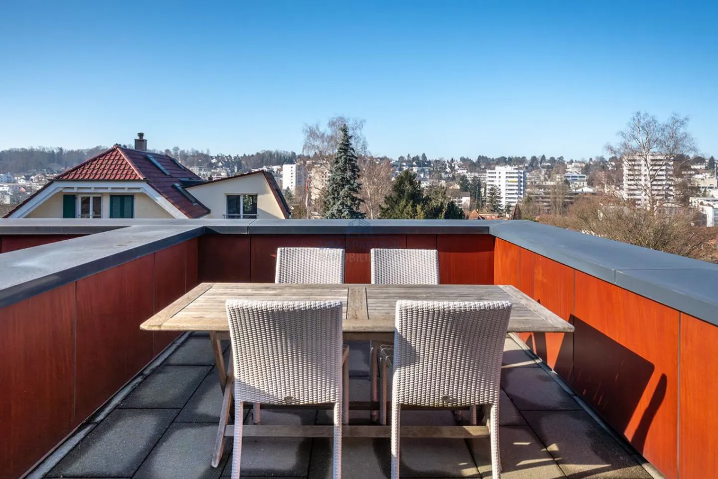 Appartement penthouse exclusif sur Bruderholz avec vue panoramique - Photo 12 sur 13