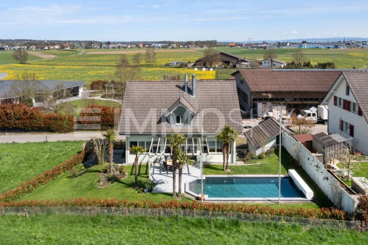 Ampia casa di campagna con vista mozzafiato - con piscina - Foto 2 di 5