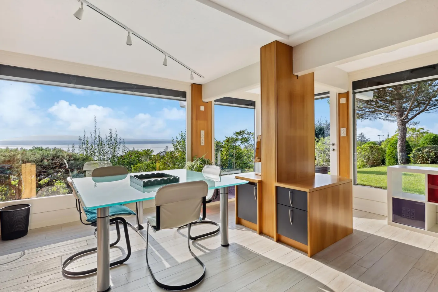 Charming Villa with Lake View - Photo 5 of 7