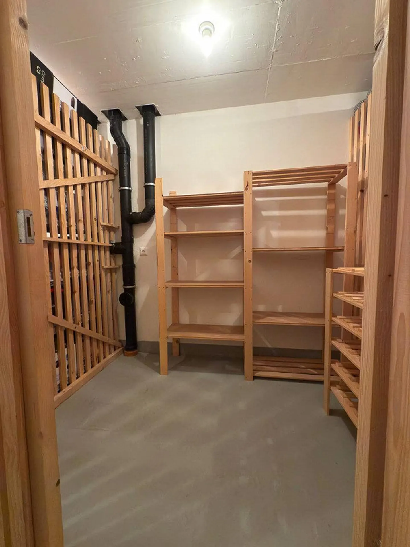 Stunning 4.5-room apartment with views of the lake and mountain panorama - Photo 20 of 21