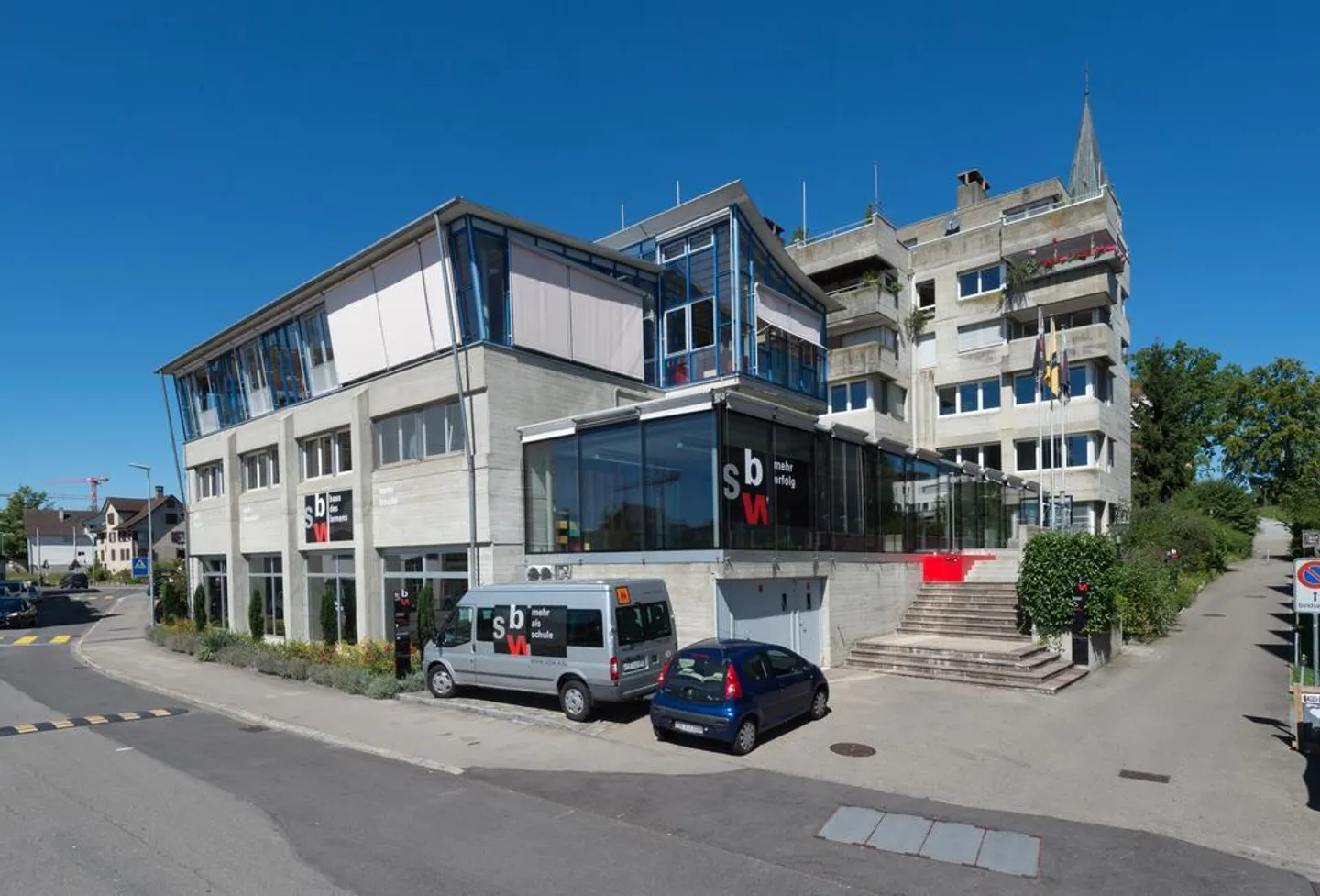 Top saniert mit Seesicht - Wohnen, wo andere Ferien machen. - Foto 1 von 6