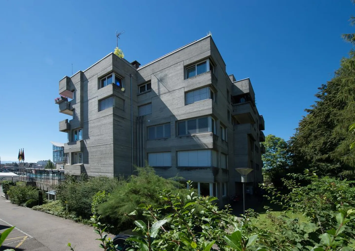 Top saniert mit Seesicht - Wohnen, wo andere Ferien machen. - Foto 2 von 6