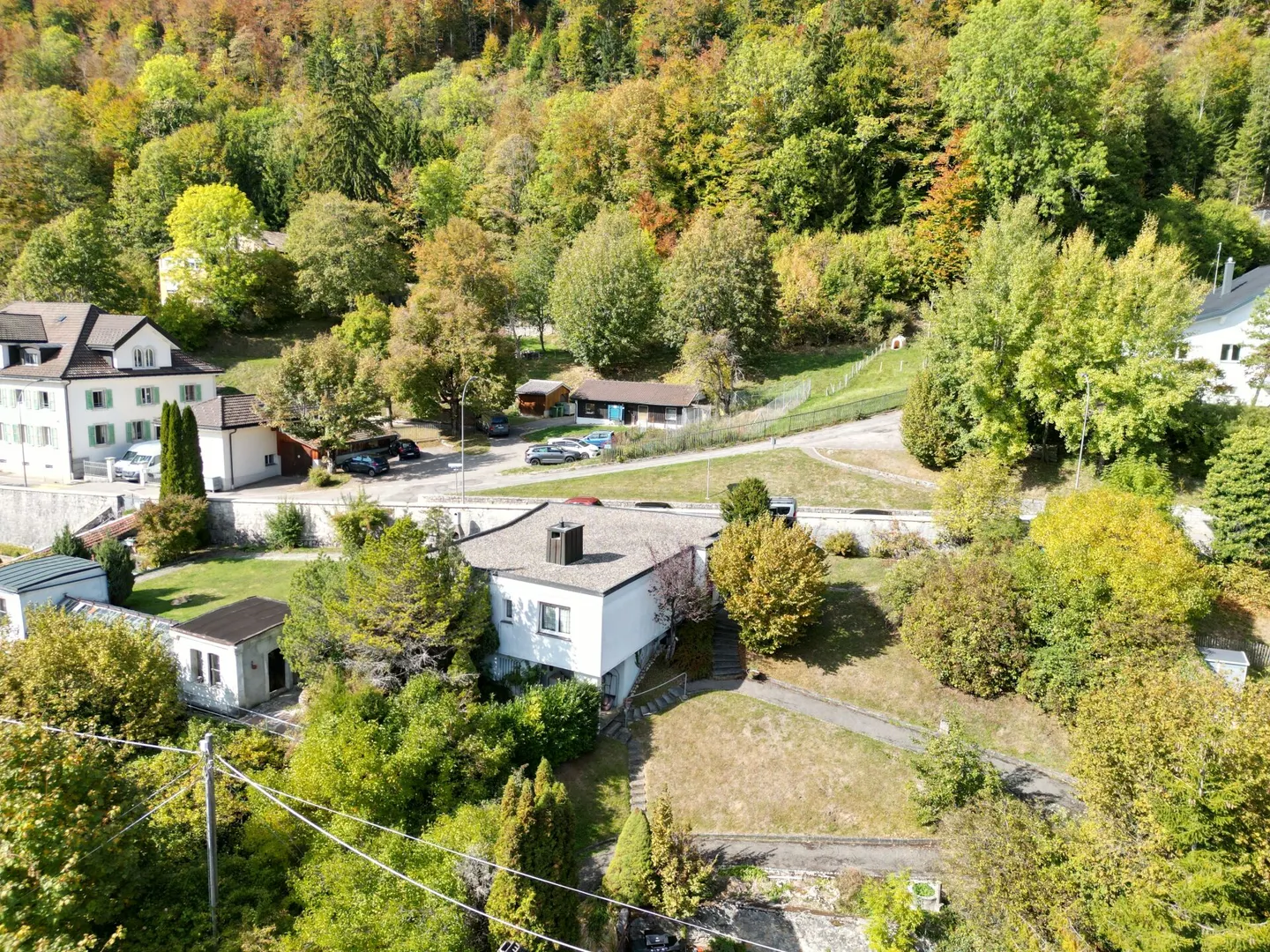 Maison avec potentiel de rénovation - Photo 3 sur 12