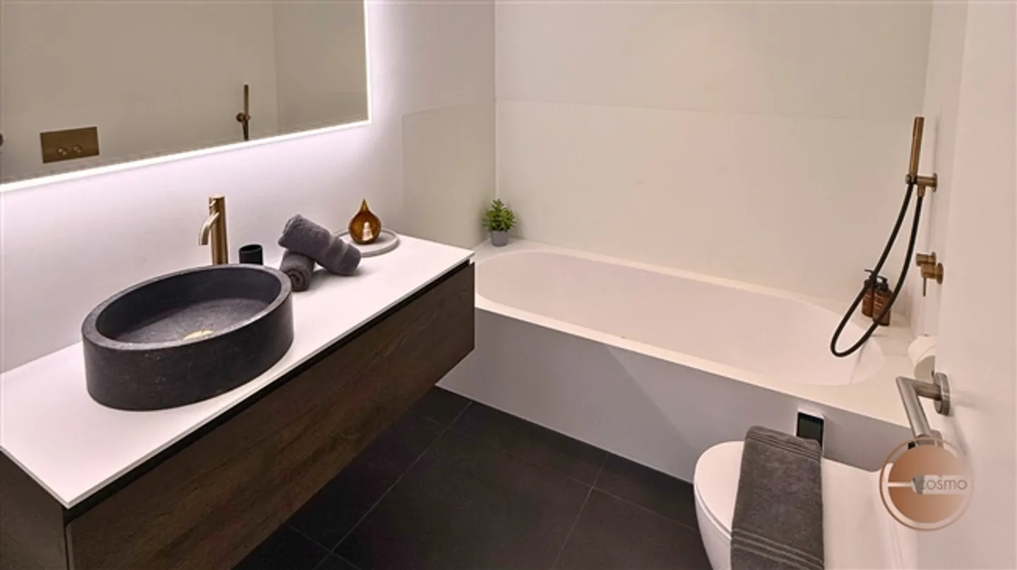 Exclusive Penthouse Apartment with Breathtaking View - Photo 10 of 13