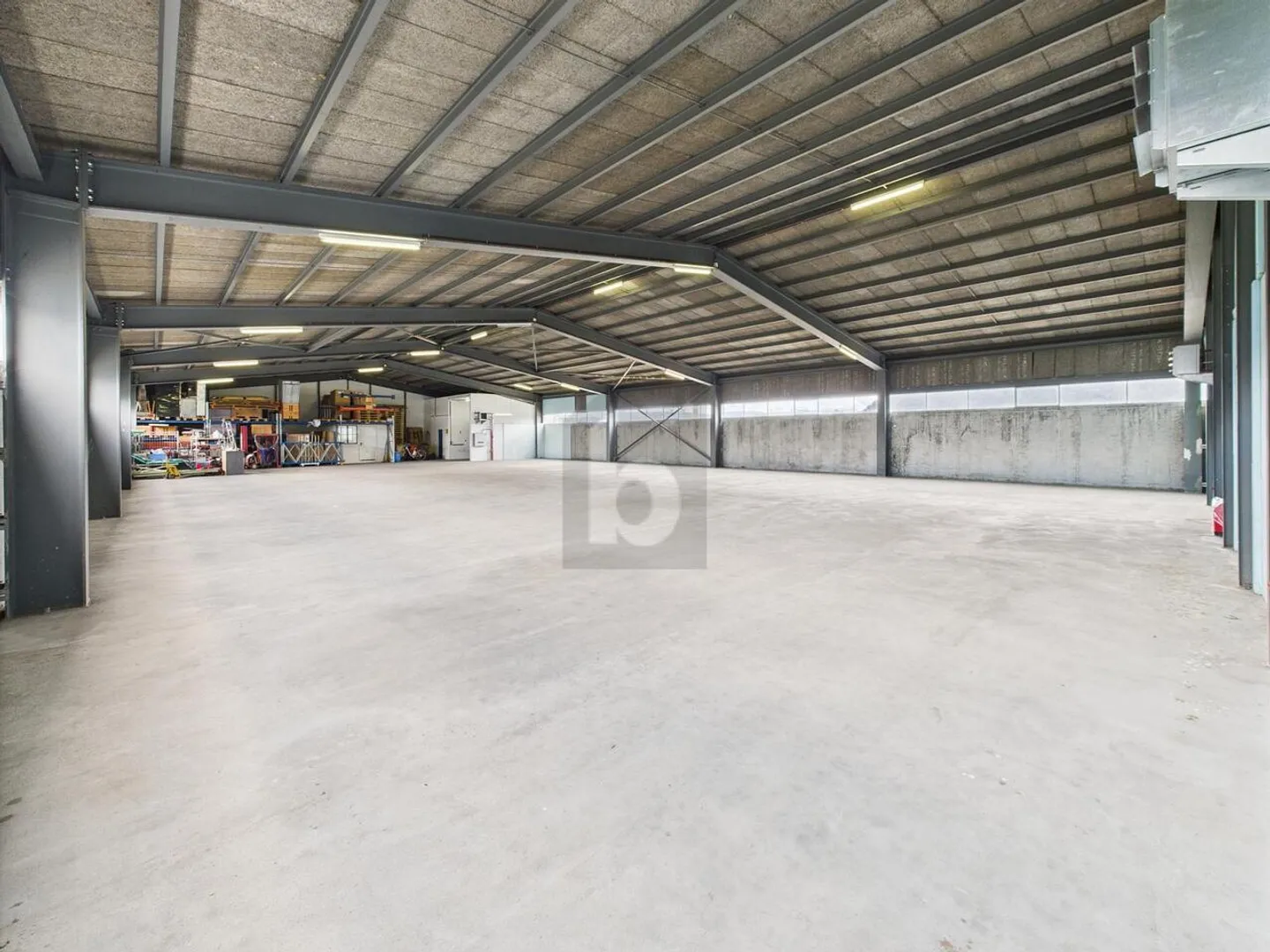 PRAKTISCH UND GUT ERREICHBAR - Foto 2 von 5