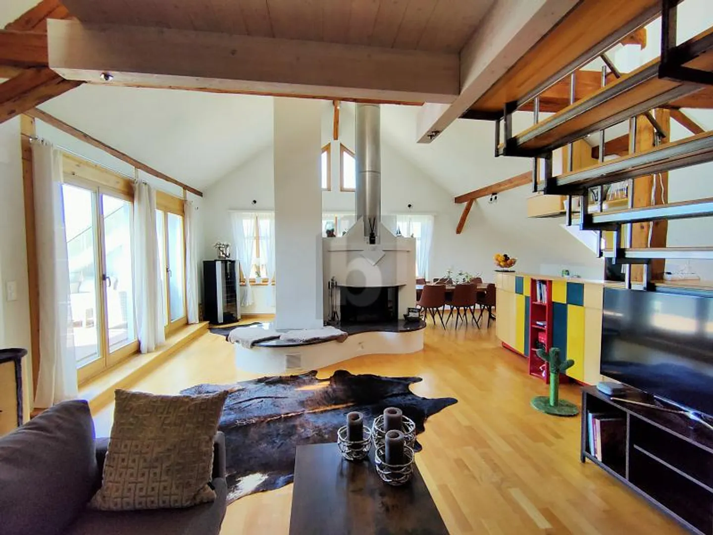 STABILITO, CON ATTICO DI ALTO LIVELLO E APPARTAMENTO DEL PROPRIETARIO - Foto 1 di 6