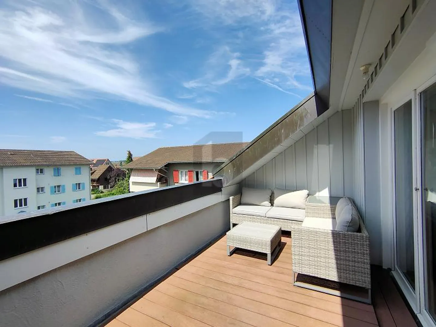 STABILITO, CON ATTICO DI ALTO LIVELLO E APPARTAMENTO DEL PROPRIETARIO - Foto 2 di 6