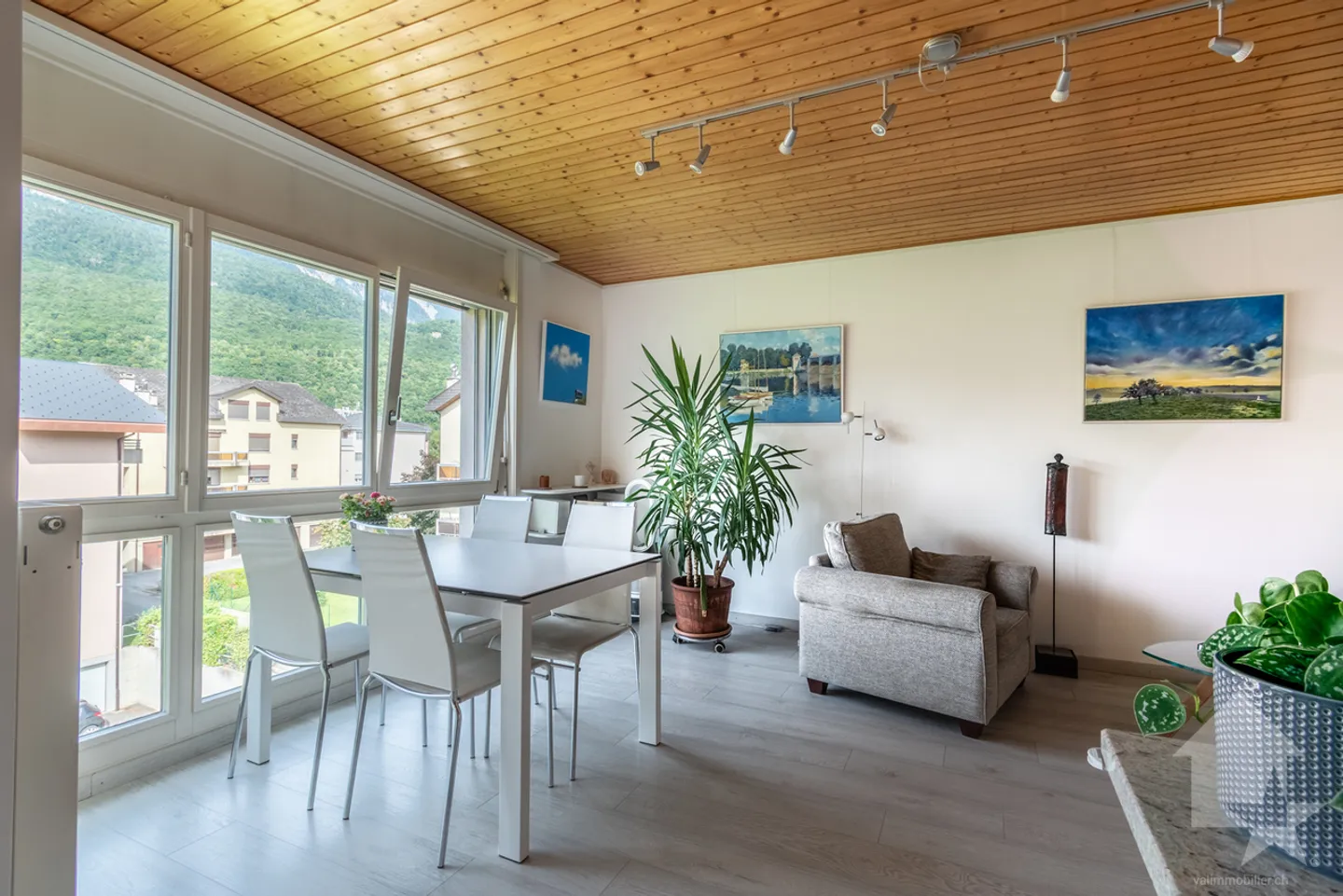 Monthey, 4.5 Room Renovated Near Schools - Photo 5 of 13