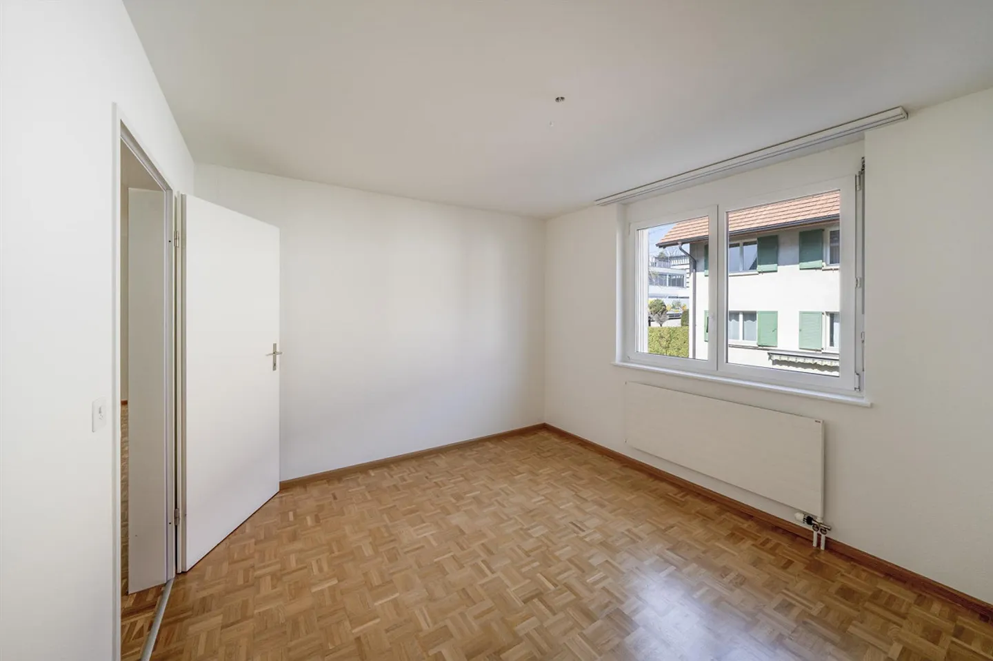 Appartement confortable de 3,5 pièces avec espace de jardin! - Photo 2 sur 9