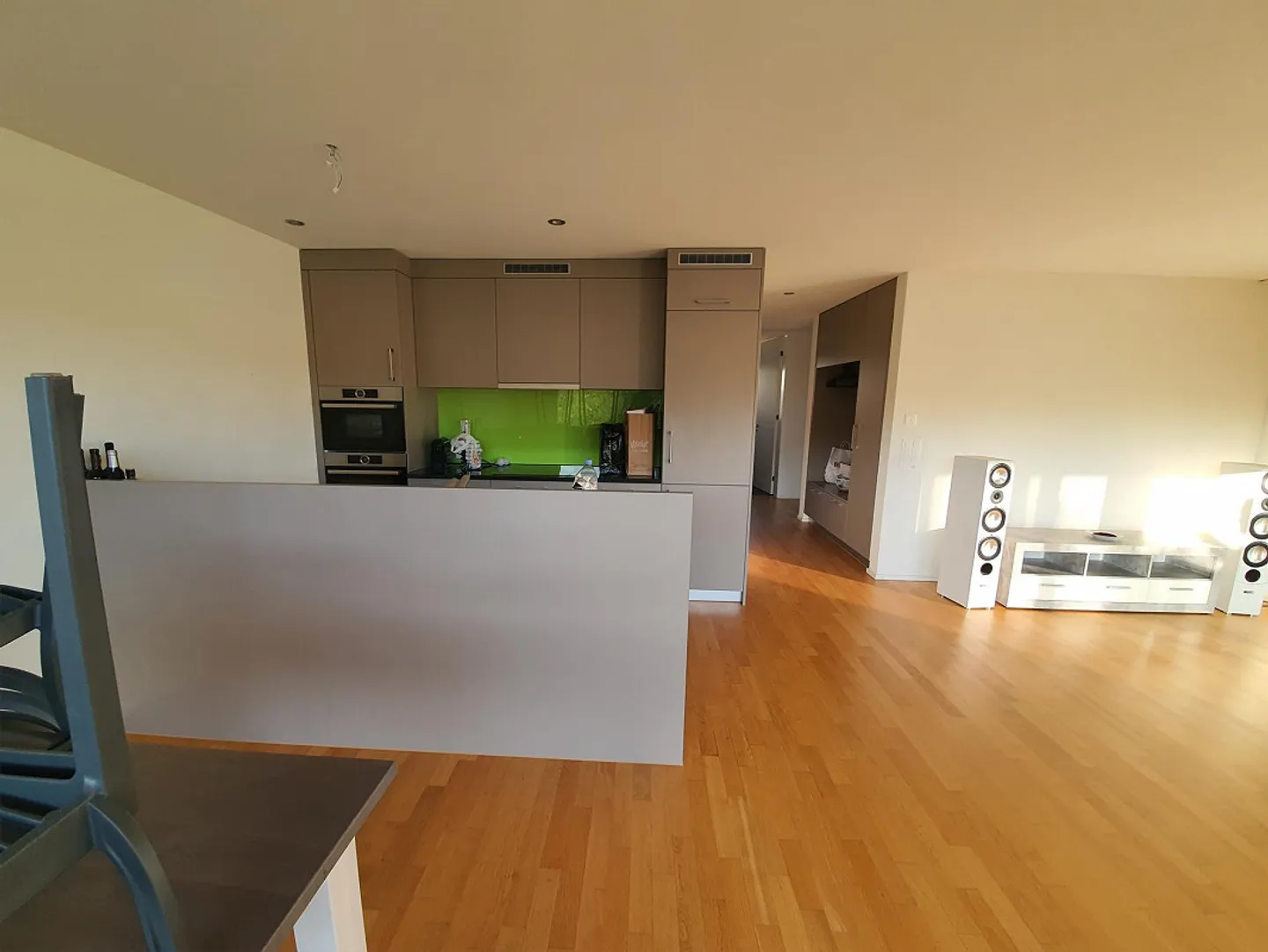 Moderno appartamento attico di 3,5 stanze con vista e sole a Menziken - Foto 15 di 19