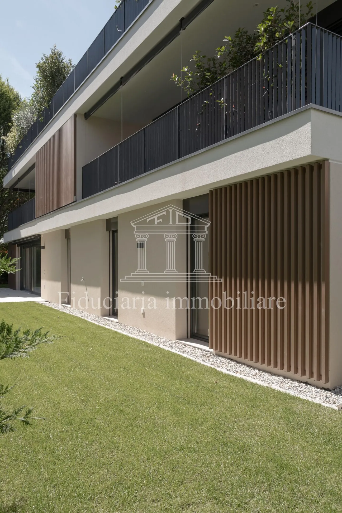 LOSONE - Appartement de jardin moderne de 4,5 pièces dans une résidence exclusive avec seulement 4 unités - Photo 2 sur 7