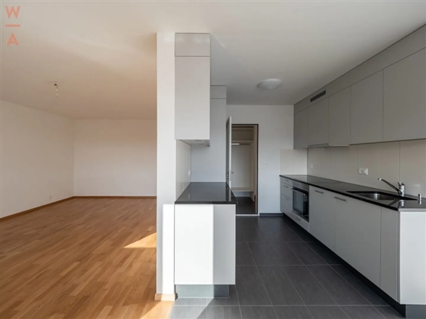 Ampio appartamento di 2,5 locali nel centro di Friburgo - Foto 5 di 9