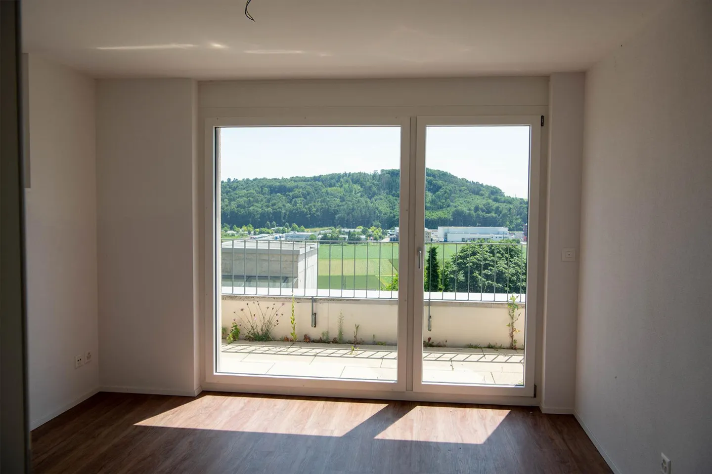 Maison de terrasse penthouse 5.5 pièces dans un emplacement calme - Photo 5 sur 10