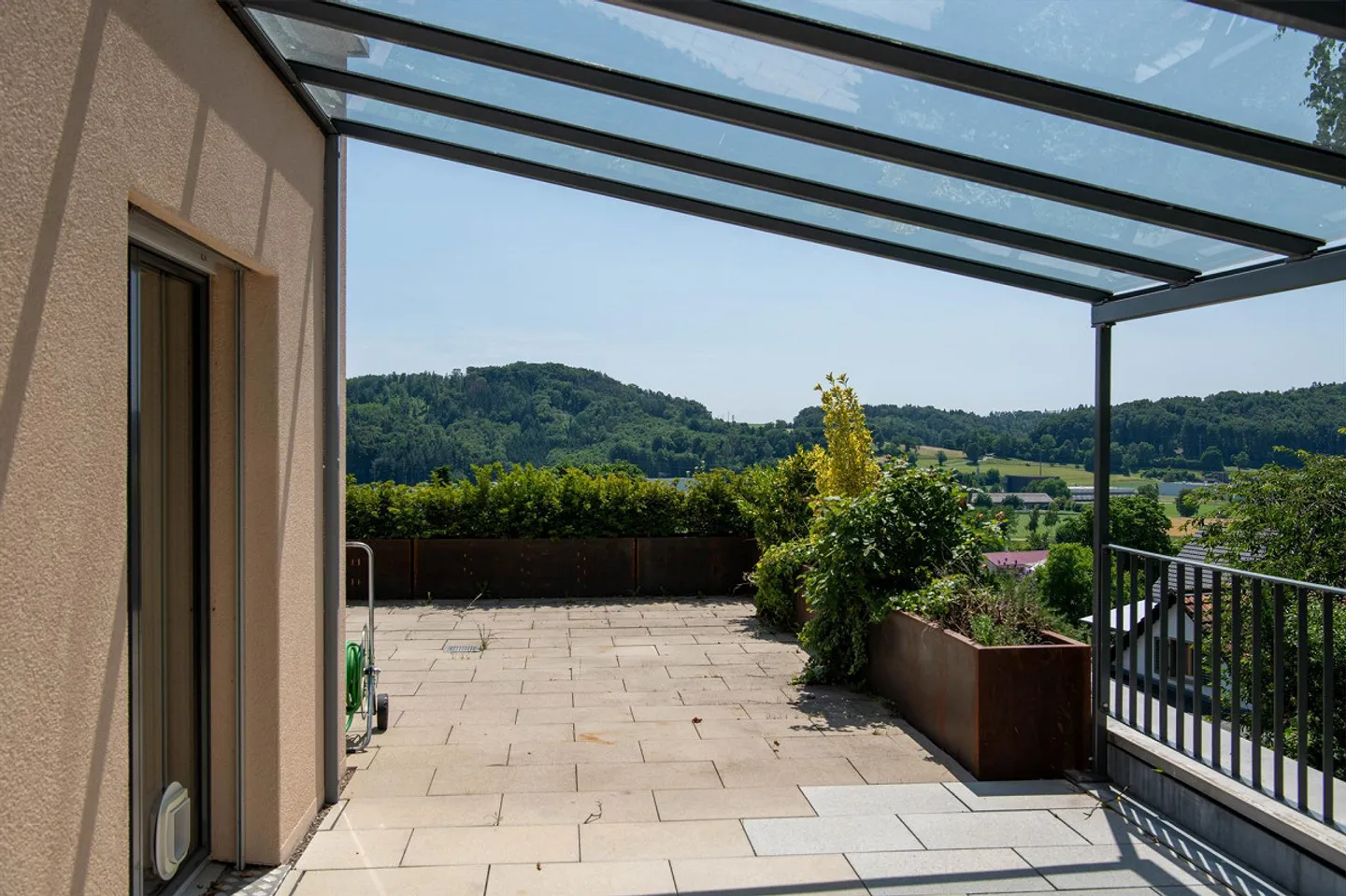 Maison de terrasse penthouse 5.5 pièces dans un emplacement calme - Photo 8 sur 10