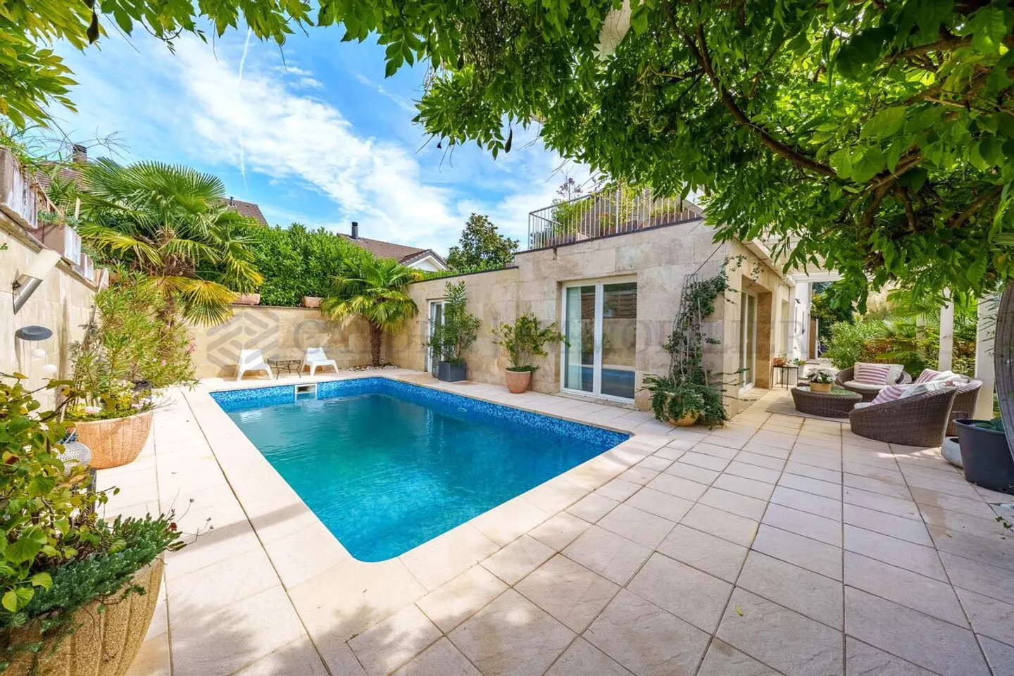 Très belle villa individuelle avec piscine ! - Photo 1 sur 10