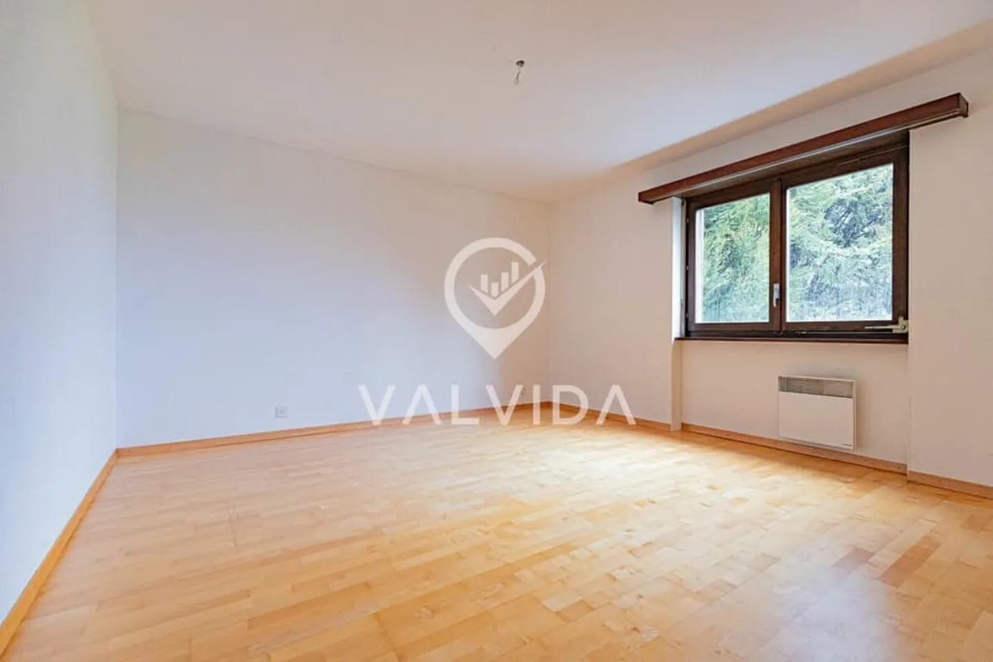 Charmante 4.5 Zimmerwohnung mit Parkplatz in Steg - Foto 5 von 12