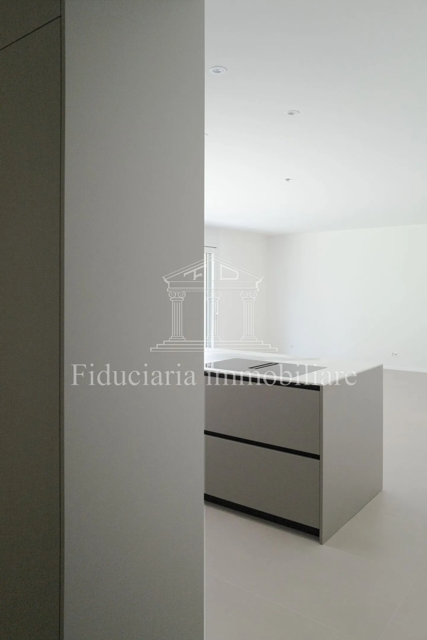 LOSONE - Appartement de jardin moderne de 4,5 pièces dans une résidence exclusive avec seulement 4 unités - Photo 6 sur 7
