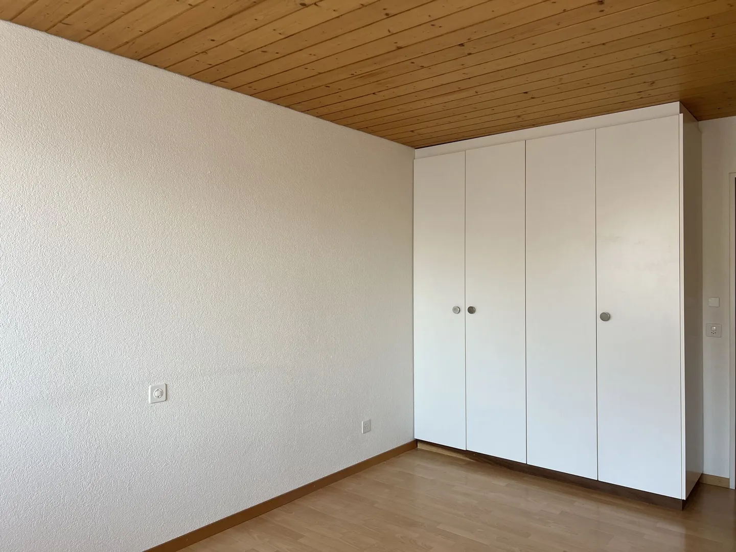 4.5-Zimmerwohnung 1. OG mit Seesicht im Zentrum von Beatenberg - Foto 9 von 18