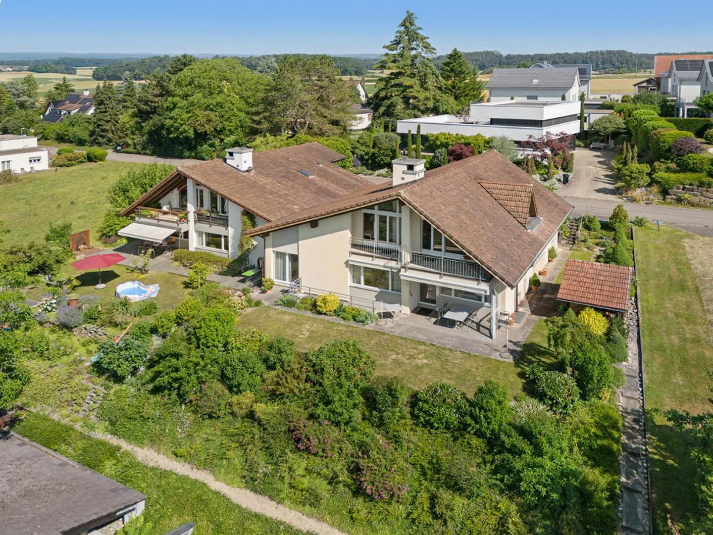 Charming Single-Family Home with Distant Views in Dörflingen - Photo 2 of 17