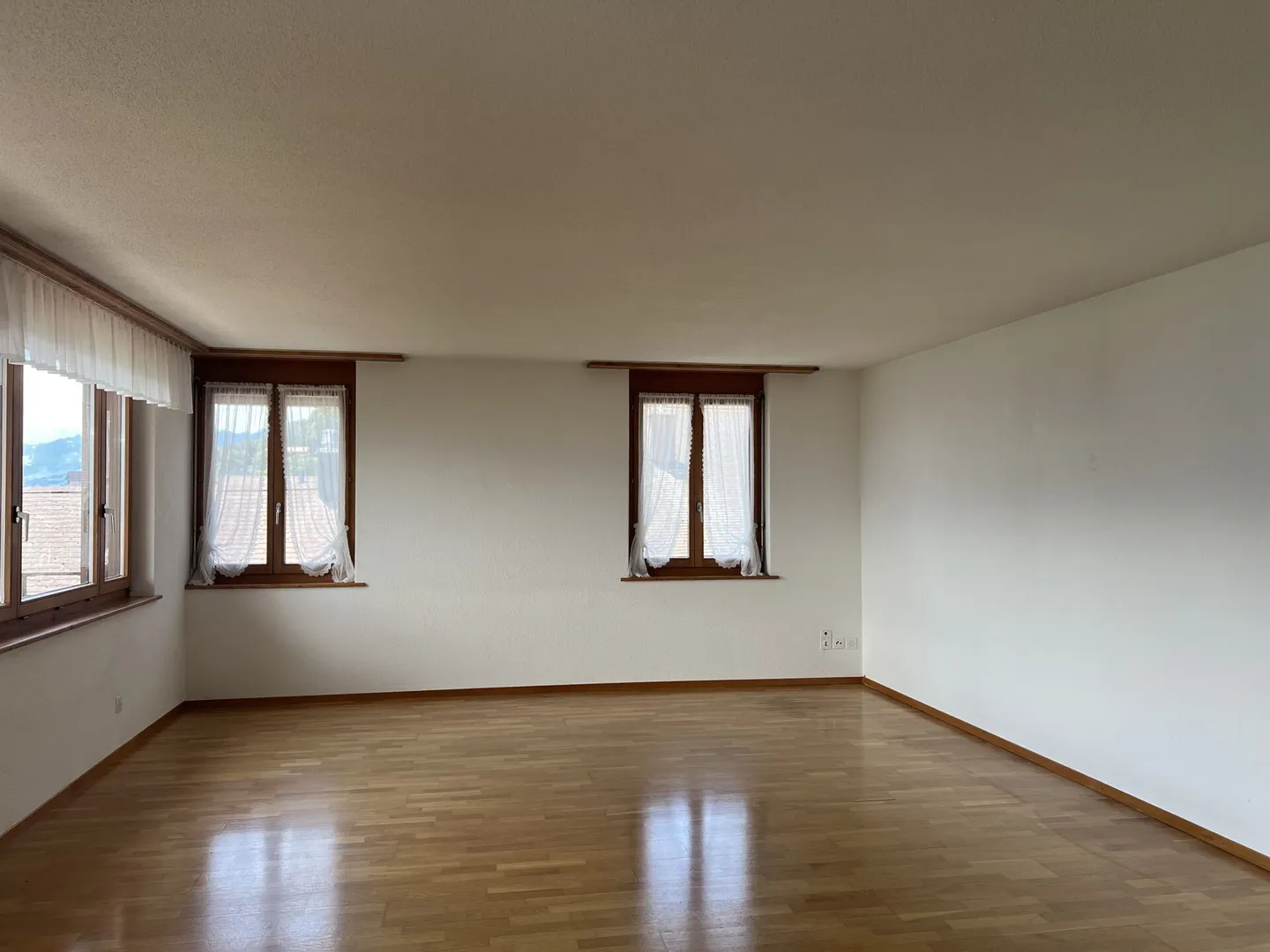 4.5-Zimmerwohnung 1. OG mit Seesicht im Zentrum von Beatenberg - Foto 13 von 18