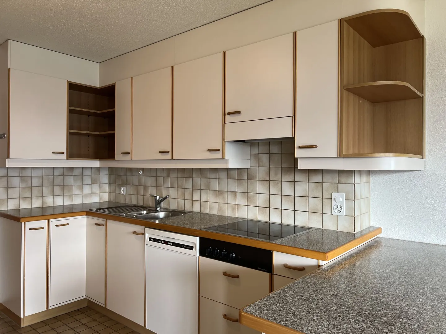 4.5-Zimmerwohnung 1. OG mit Seesicht im Zentrum von Beatenberg - Foto 15 von 18