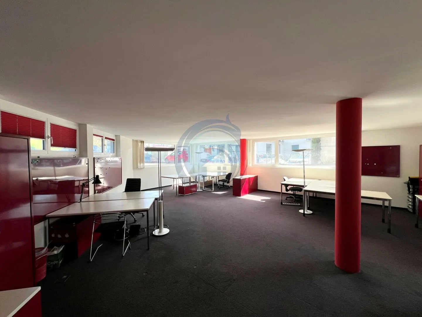 GESCHÄFTSRÄUME VON 105 M2 ZU VERMIETEN IN CORSEAUX - Foto 2 von 3