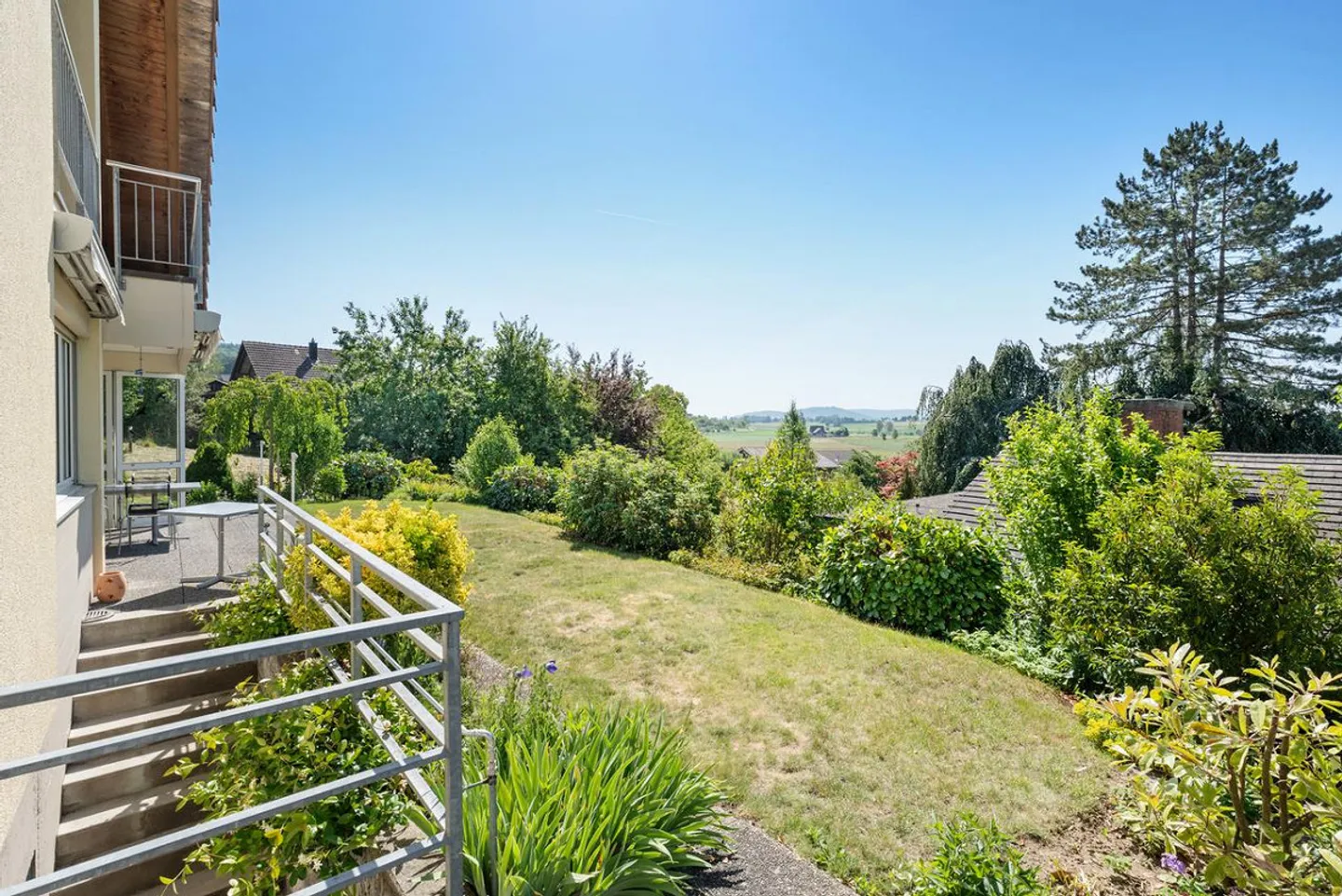 Charming Single-Family Home with Distant Views in Dörflingen - Photo 4 of 17