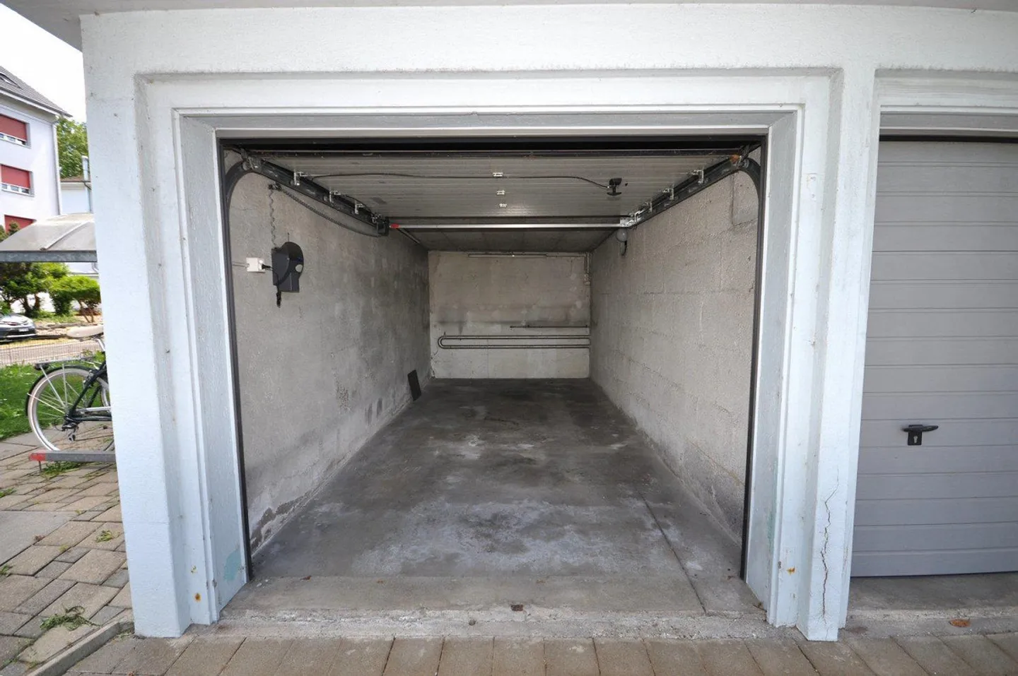 Box de garage dans un emplacement privilégié à Muttenz - Photo 2 sur 2