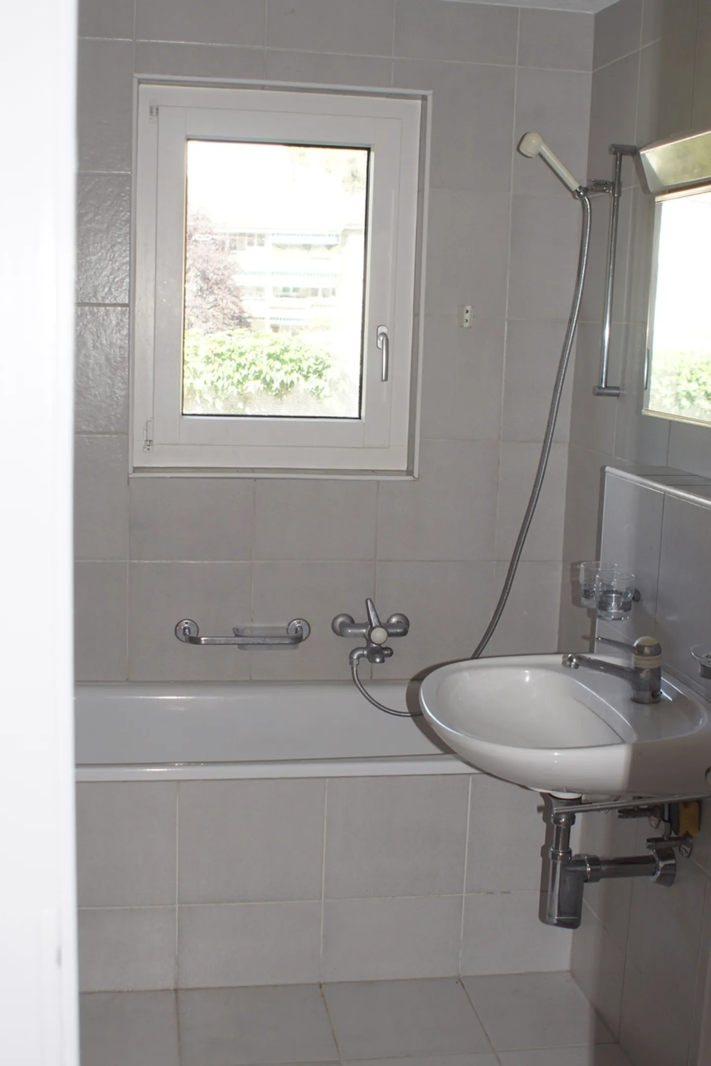 Bright 4-room apartment in an attractive residential area in Murten - Photo 8 of 9