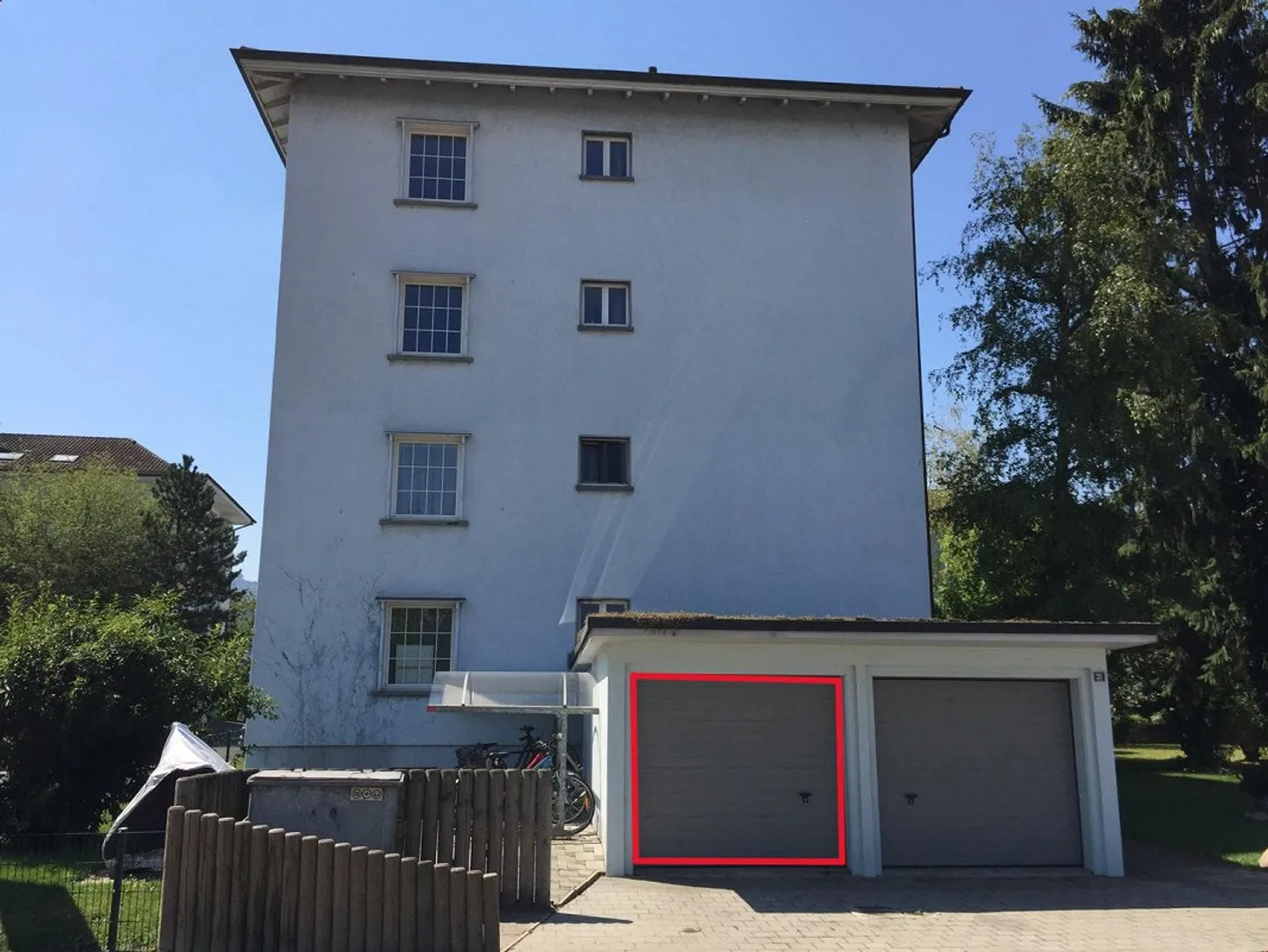 Box de garage dans un emplacement privilégié à Muttenz - Photo 1 sur 2