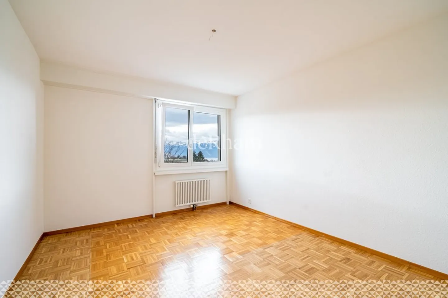 Magnifique 2.5 pièces au 2ème étage de 54 m2 rénové - Photo 2 of 9