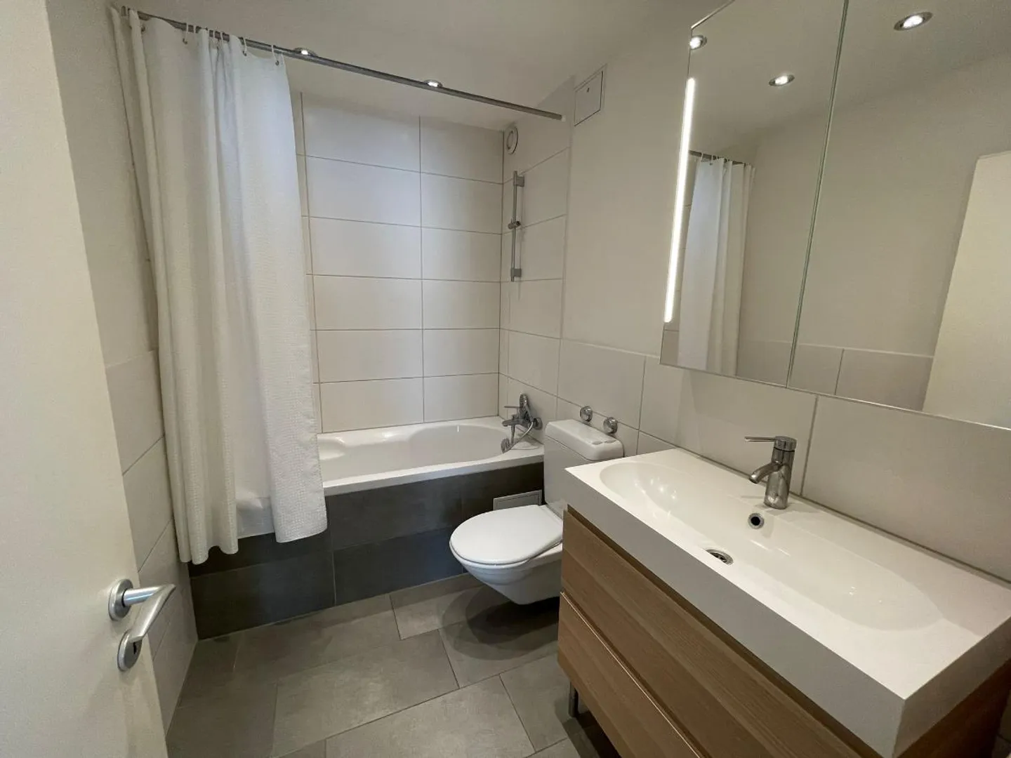 3.5 Room Furnished Apartment - Photo 5 of 5