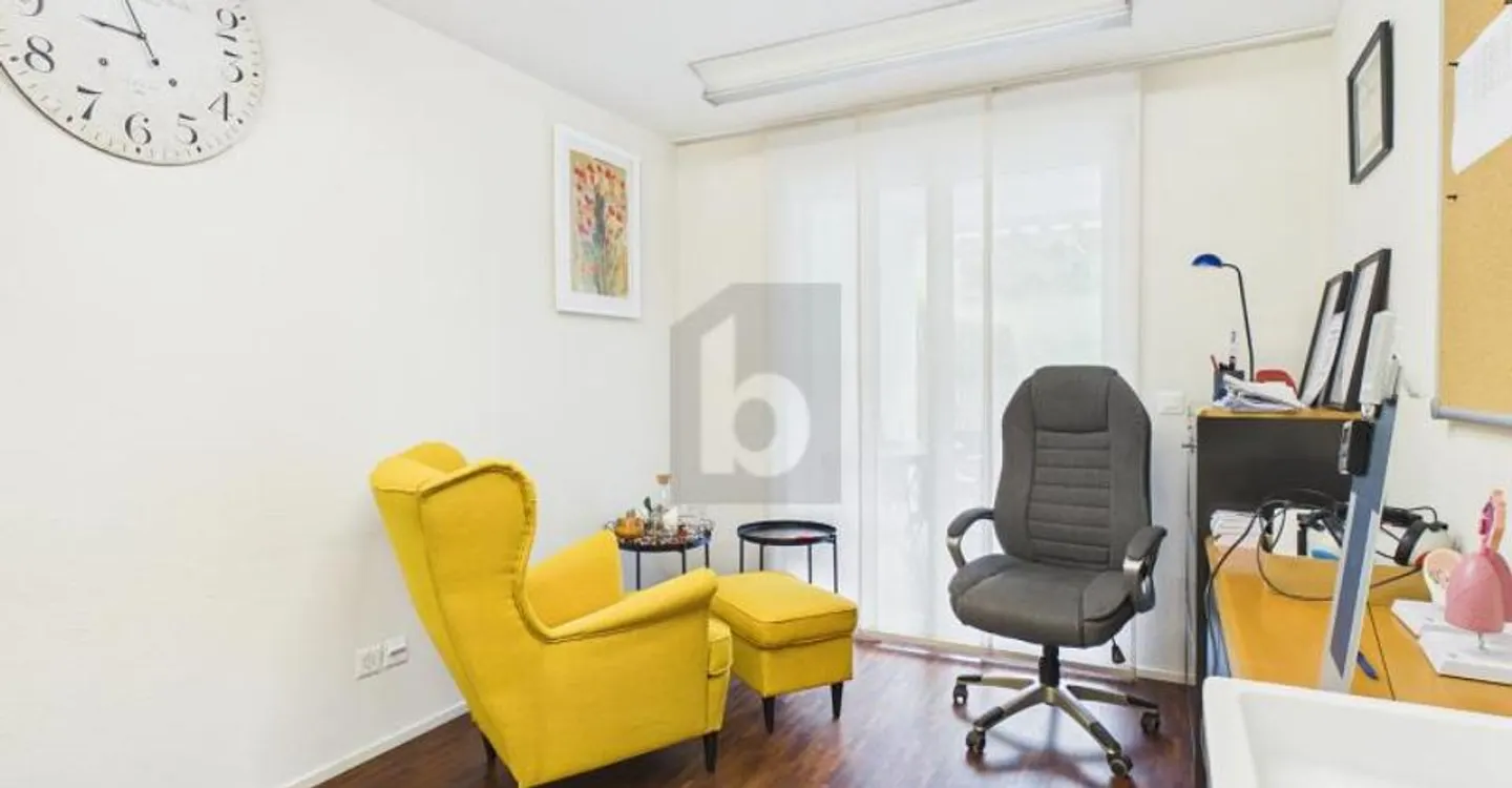 ESTABLISHED PRACTICE IN WELL-MAINTAINED PROPERTY - Photo 5 of 6