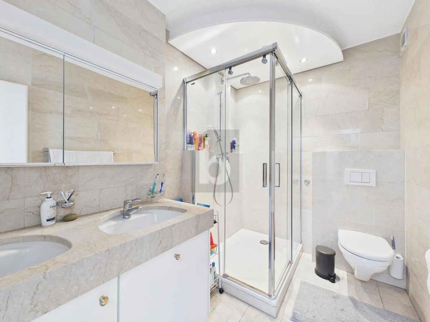 Furnished Living Oasis with Lake View - Max. 2 Years - Photo 5 of 6