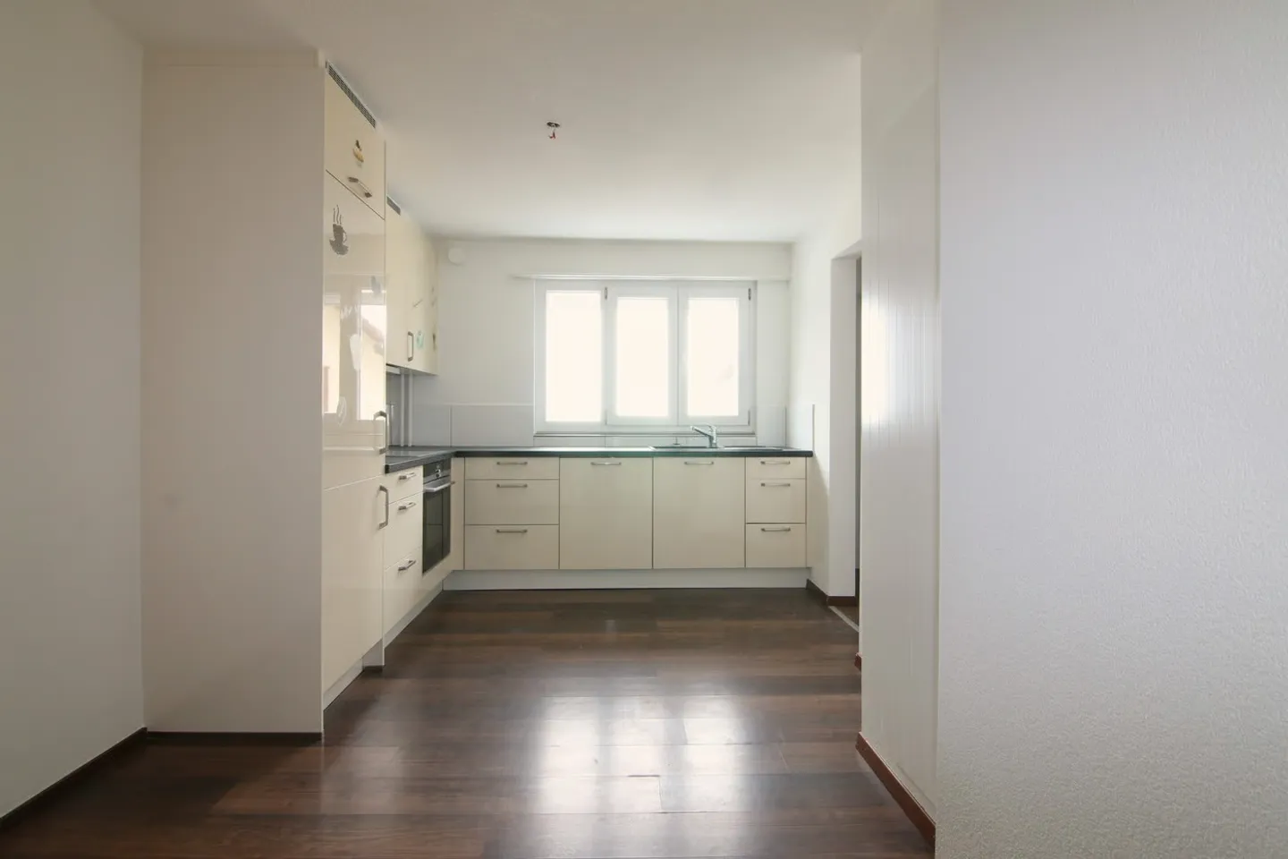 Luminoso appartamento di 3,5 locali al 1° piano - Foto 2 di 7