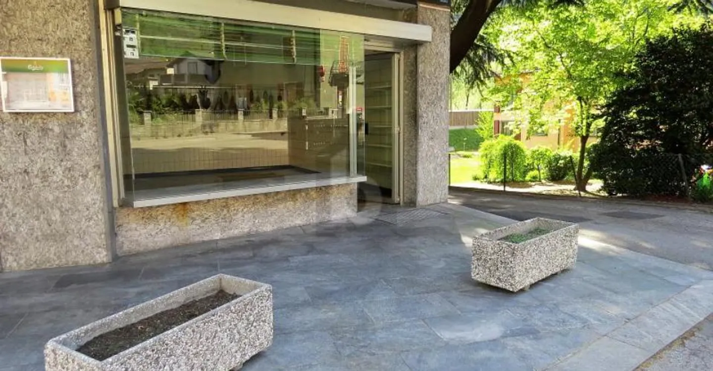 IDEAL COMMERCIAL SPACE - Photo 1 of 2